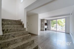 Casa em Condomínio à venda com 296m², 4 dormitórios, 2 suítes, 3 vagas, no bairro Tristeza em Porto Alegre