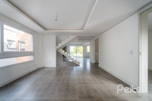 Casa em Condomínio à venda com 296m², 4 dormitórios, 2 suítes, 3 vagas, no bairro Tristeza em Porto Alegre