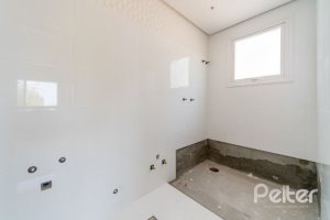 Casa em Condomínio à venda com 296m², 4 dormitórios, 2 suítes, 3 vagas, no bairro Tristeza em Porto Alegre