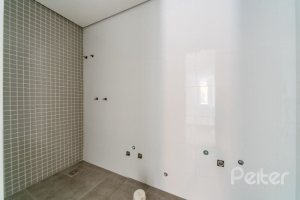 Casa em Condomínio à venda com 296m², 4 dormitórios, 2 suítes, 3 vagas, no bairro Tristeza em Porto Alegre