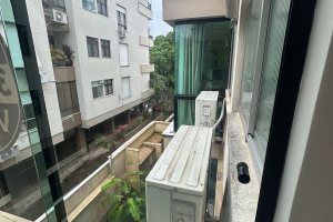 Apartamento à venda com 42m², 1 dormitório, 1 vaga, no bairro Tristeza em Porto Alegre