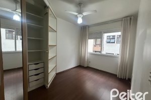 Apartamento à venda com 42m², 1 dormitório, 1 vaga, no bairro Tristeza em Porto Alegre