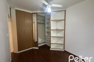 Apartamento à venda com 42m², 1 dormitório, 1 vaga, no bairro Tristeza em Porto Alegre