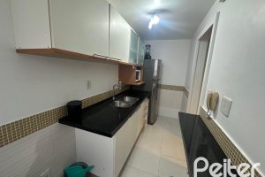 Apartamento à venda com 42m², 1 dormitório, 1 vaga, no bairro Tristeza em Porto Alegre