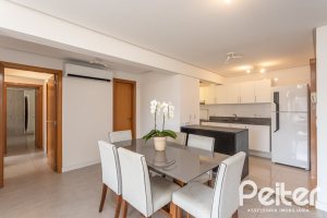 Apartamento à venda com 102m², 3 dormitórios, 1 suíte, 2 vagas, no bairro Tristeza em PORTO ALEGRE