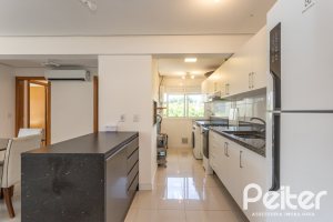 Apartamento à venda com 102m², 3 dormitórios, 1 suíte, 2 vagas, no bairro Tristeza em PORTO ALEGRE