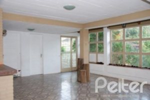 Casa à venda com 300m², 4 dormitórios, 2 suítes, 4 vagas, no bairro Vila Assunção em Porto Alegre
