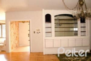 Casa à venda com 300m², 4 dormitórios, 2 suítes, 4 vagas, no bairro Vila Assunção em Porto Alegre