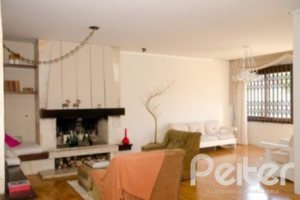 Casa à venda com 300m², 4 dormitórios, 2 suítes, 4 vagas, no bairro Vila Assunção em Porto Alegre