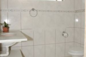 Casa à venda com 300m², 4 dormitórios, 2 suítes, 4 vagas, no bairro Vila Assunção em Porto Alegre