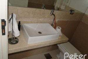 Casa à venda com 400m², 3 dormitórios, 1 suíte, 3 vagas, no bairro Jardim Isabel em Porto Alegre