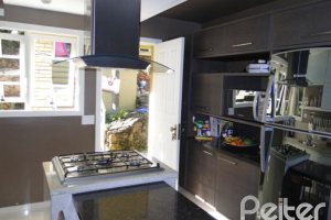 Casa à venda com 400m², 3 dormitórios, 1 suíte, 3 vagas, no bairro Jardim Isabel em Porto Alegre