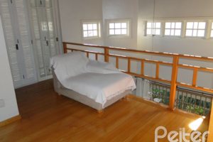 Casa à venda com 400m², 3 dormitórios, 1 suíte, 3 vagas, no bairro Jardim Isabel em Porto Alegre