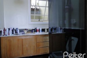 Casa à venda com 400m², 3 dormitórios, 1 suíte, 3 vagas, no bairro Jardim Isabel em Porto Alegre