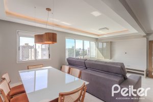 Apartamento à venda com 90m², 3 dormitórios, 1 suíte, 2 vagas, no bairro Tristeza em Porto Alegre