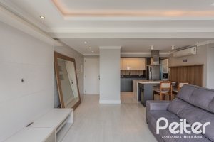 Apartamento à venda com 90m², 3 dormitórios, 1 suíte, 2 vagas, no bairro Tristeza em Porto Alegre