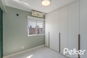 Apartamento à venda com 90m², 3 dormitórios, 1 suíte, 2 vagas, no bairro Tristeza em Porto Alegre
