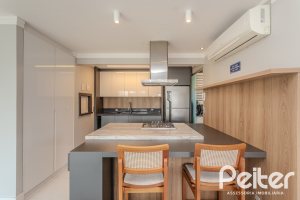 Apartamento à venda com 90m², 3 dormitórios, 1 suíte, 2 vagas, no bairro Tristeza em Porto Alegre