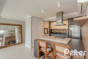 Apartamento à venda com 90m², 3 dormitórios, 1 suíte, 2 vagas, no bairro Tristeza em Porto Alegre