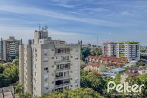 Apartamento à venda com 90m², 3 dormitórios, 1 suíte, 2 vagas, no bairro Tristeza em Porto Alegre