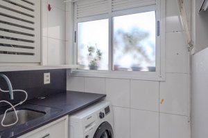 Apartamento à venda com 90m², 3 dormitórios, 1 suíte, 2 vagas, no bairro Tristeza em Porto Alegre