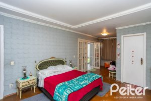 Casa à venda com 407m², 3 dormitórios, 2 suítes, 4 vagas, no bairro Ipanema em Porto Alegre