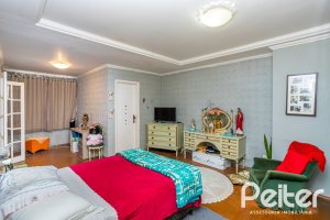 Casa à venda com 407m², 3 dormitórios, 2 suítes, 4 vagas, no bairro Ipanema em Porto Alegre