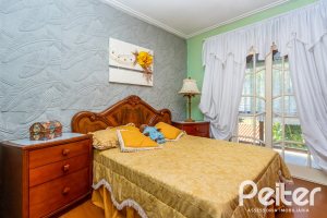 Casa à venda com 407m², 3 dormitórios, 2 suítes, 4 vagas, no bairro Ipanema em Porto Alegre