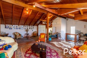 Casa à venda com 407m², 3 dormitórios, 2 suítes, 4 vagas, no bairro Ipanema em Porto Alegre