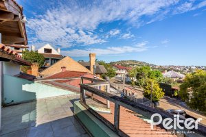 Casa à venda com 407m², 3 dormitórios, 2 suítes, 4 vagas, no bairro Ipanema em Porto Alegre