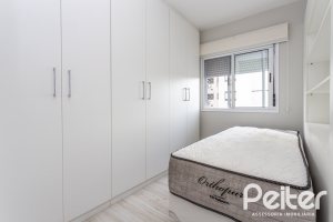 Apartamento à venda com 57m², 2 dormitórios, 1 suíte, 1 vaga, no bairro Tristeza em Porto Alegre