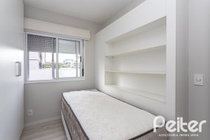 Apartamento à venda com 57m², 2 dormitórios, 1 suíte, 1 vaga, no bairro Tristeza em Porto Alegre