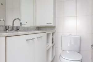 Apartamento à venda com 57m², 2 dormitórios, 1 suíte, 1 vaga, no bairro Tristeza em Porto Alegre
