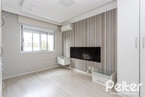 Apartamento à venda com 57m², 2 dormitórios, 1 suíte, 1 vaga, no bairro Tristeza em Porto Alegre