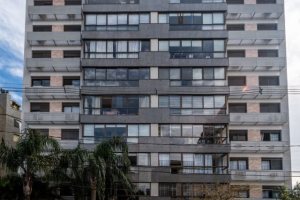 Apartamento à venda com 136m², 3 dormitórios, 1 suíte, 3 vagas, no bairro Tristeza em PORTO ALEGRE