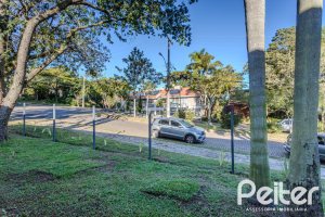 Casa à venda com 350m², 3 dormitórios, 1 suíte, 2 vagas, no bairro Jardim Isabel em Porto Alegre