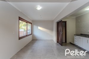 Casa à venda com 350m², 3 dormitórios, 1 suíte, 2 vagas, no bairro Jardim Isabel em Porto Alegre