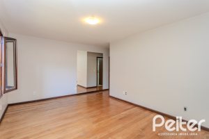 Casa à venda com 350m², 3 dormitórios, 1 suíte, 2 vagas, no bairro Jardim Isabel em Porto Alegre