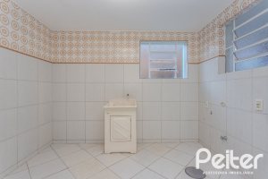Casa à venda com 350m², 3 dormitórios, 1 suíte, 2 vagas, no bairro Jardim Isabel em Porto Alegre