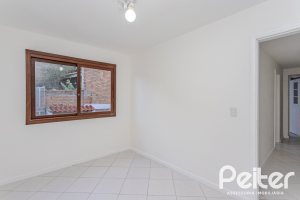 Casa à venda com 350m², 3 dormitórios, 1 suíte, 2 vagas, no bairro Jardim Isabel em Porto Alegre