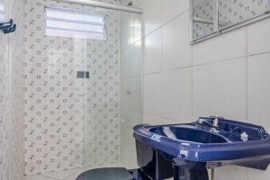 Casa à venda com 350m², 3 dormitórios, 1 suíte, 2 vagas, no bairro Jardim Isabel em Porto Alegre