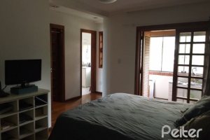 Casa em Condomínio à venda com 270m², 3 dormitórios, 1 suíte, 3 vagas, no bairro Tristeza em Porto Alegre