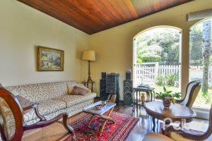 Casa à venda com 442m², 6 dormitórios, 3 suítes, 3 vagas, no bairro Vila Assunção em Porto Alegre