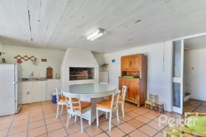 Casa à venda com 442m², 6 dormitórios, 3 suítes, 3 vagas, no bairro Vila Assunção em Porto Alegre