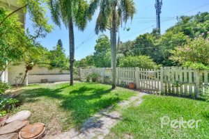 Casa à venda com 442m², 6 dormitórios, 3 suítes, 3 vagas, no bairro Vila Assunção em Porto Alegre