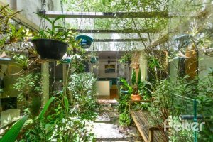 Casa à venda com 442m², 6 dormitórios, 3 suítes, 3 vagas, no bairro Vila Assunção em Porto Alegre