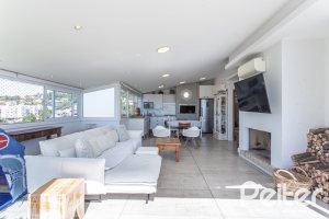 Cobertura à venda com 150m², 2 dormitórios, 1 vaga, no bairro Tristeza em Porto Alegre