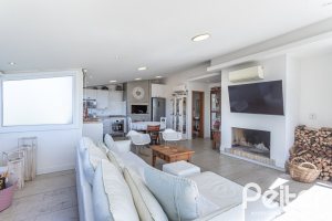 Cobertura à venda com 150m², 2 dormitórios, 1 vaga, no bairro Tristeza em Porto Alegre