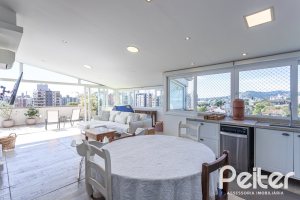 Cobertura à venda com 150m², 2 dormitórios, 1 vaga, no bairro Tristeza em Porto Alegre