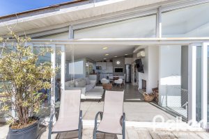 Cobertura à venda com 150m², 2 dormitórios, 1 vaga, no bairro Tristeza em Porto Alegre